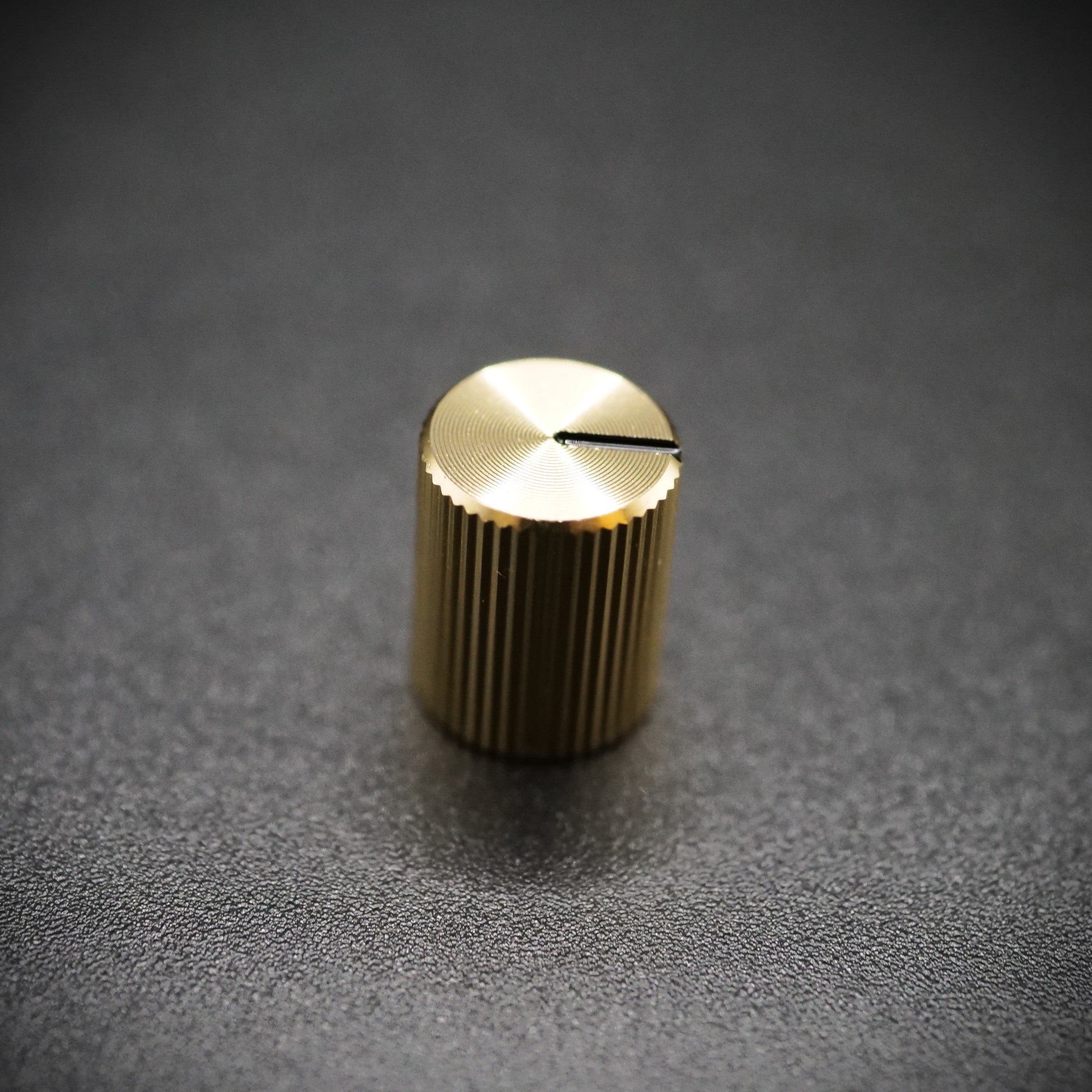 GoldSmall1_4007445e-c0ac-4e1e-